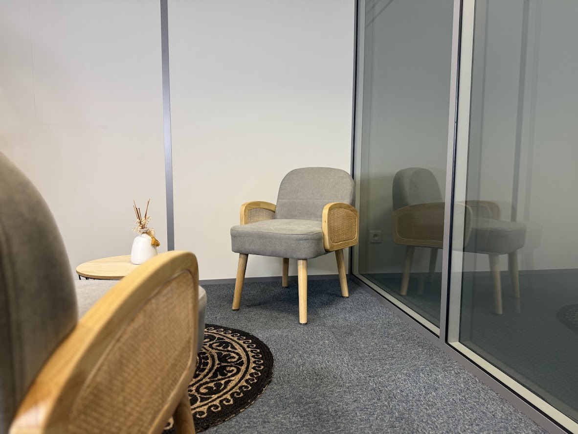 La salle où se tiennent les rendez-vous chez Yuki Solutions